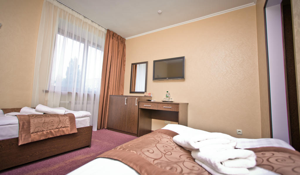 Grand Sport Hotel Brovary Værelse billede