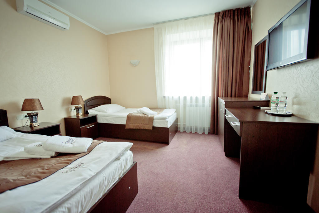 Grand Sport Hotel Brovary Værelse billede
